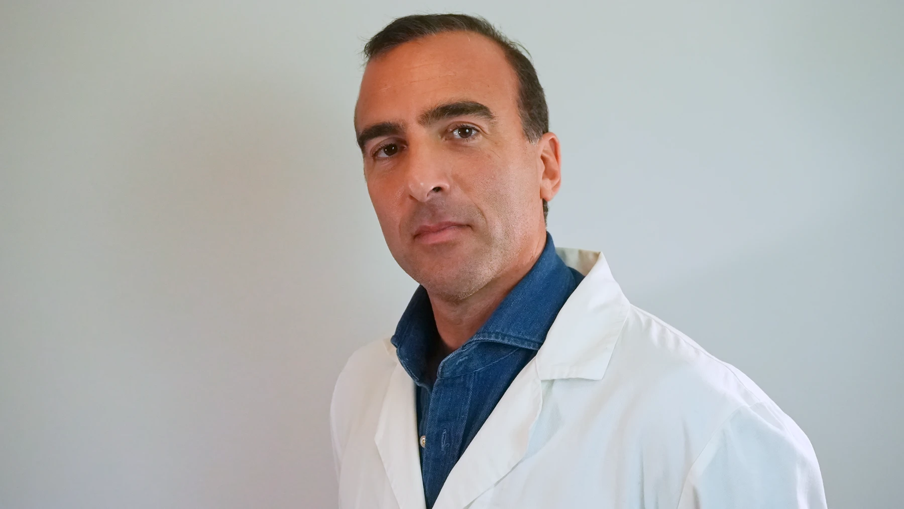 Carlo in camice presso Vision Medica